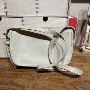Vintage Coach Mitchell Zip crossbody in bone - GUC